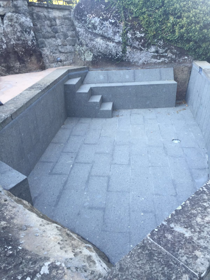 Foto 10 di 28